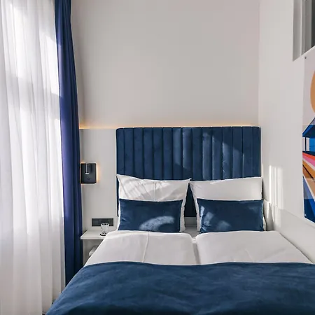 Homaris East Side - Self-check In Otel