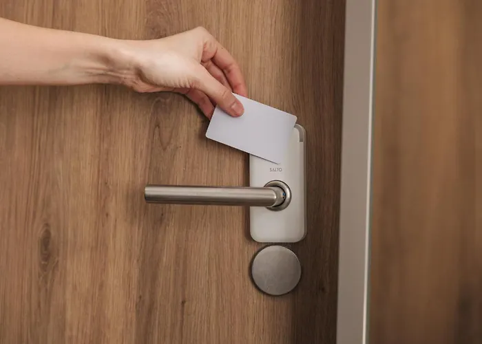 Homaris East Side - Self-check In ホテル