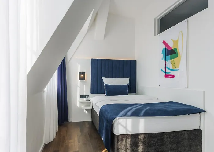 Homaris East Side - Self-check In 3*