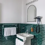 Otel Homaris East Side - Self-check In 3*